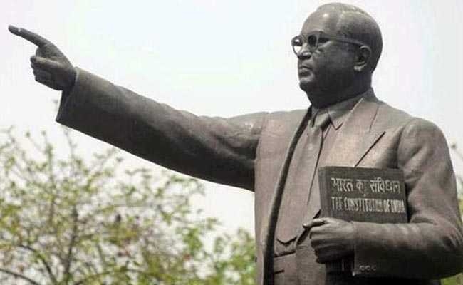 डॉ आंबेडकर 