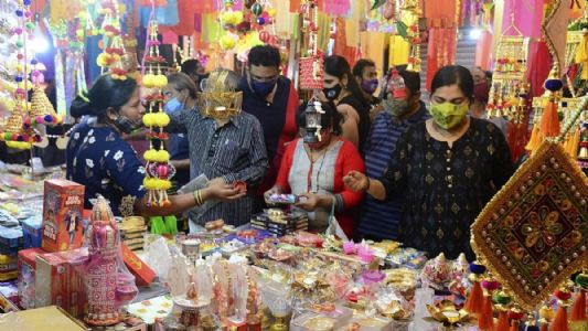 दीपावली त्यौहार ने दी है भारत को आर्थिक ताकत