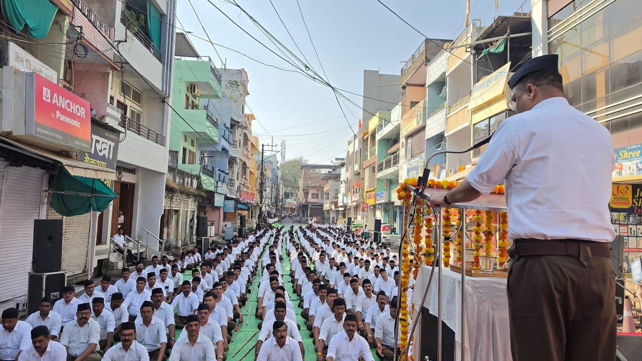“वर्तमान परिस्थितियों में प्रत्येक स्वयंसेवक की भूमिका महत्वपूर्ण” : प्रांत प्रचारक विमल जी गुप्ता